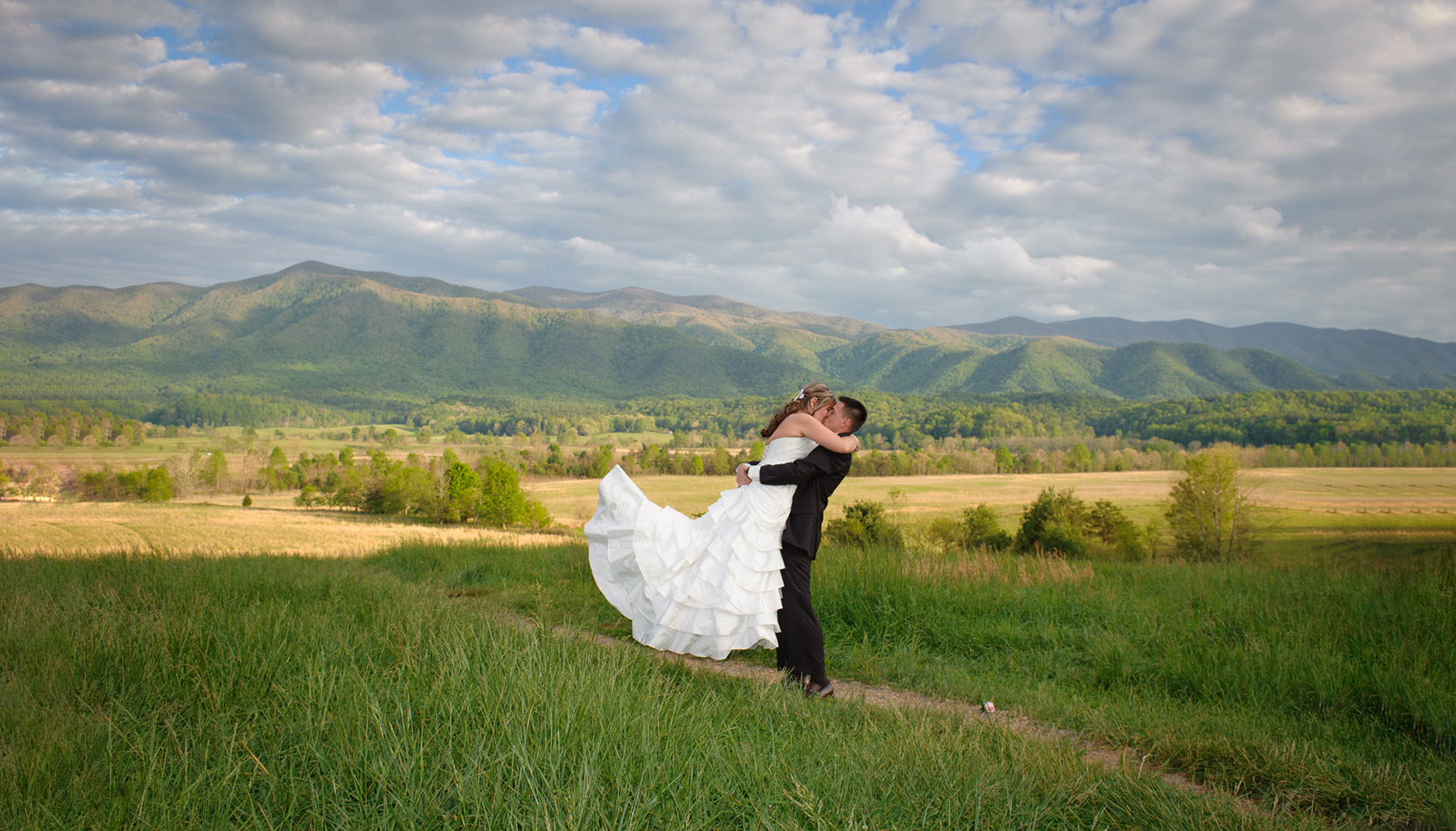 Smoky Mountain wedding in Cades Cove