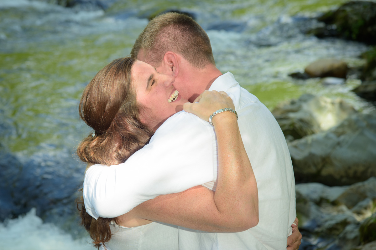 romantic elopement in the smoky mountains