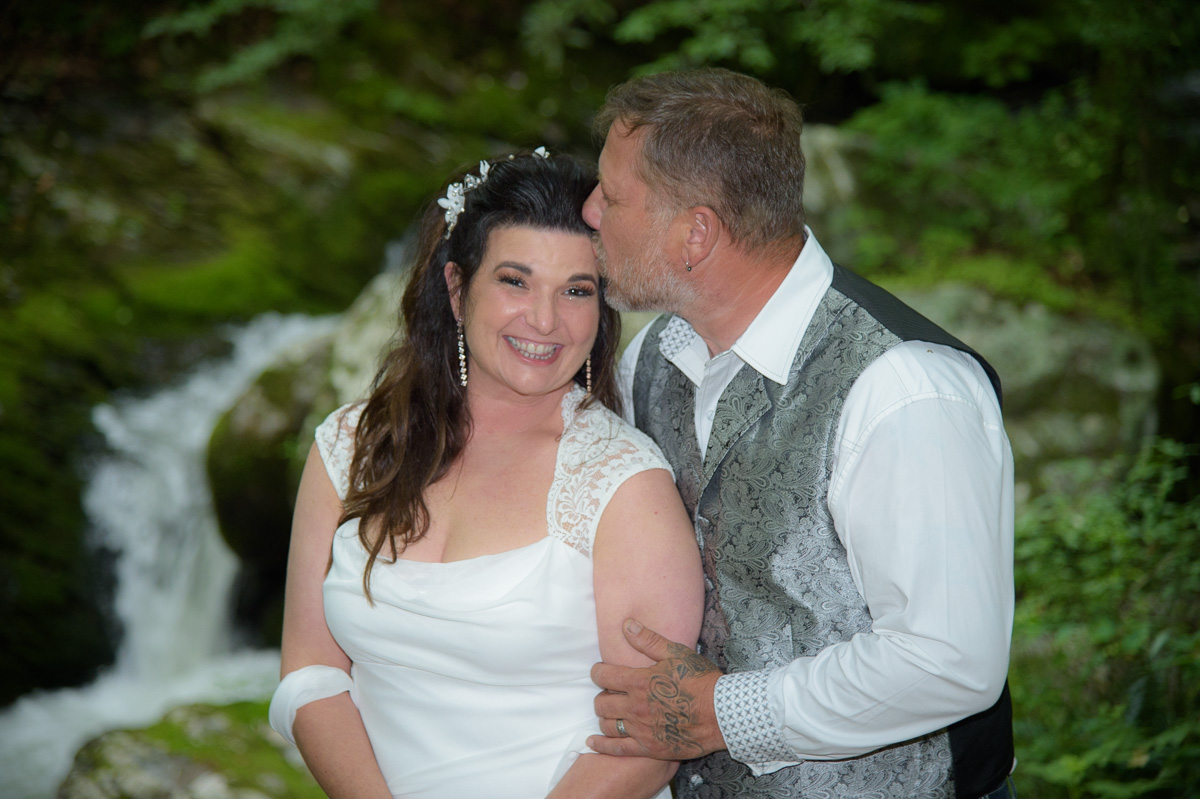 private gatlibnurg creekside wedding