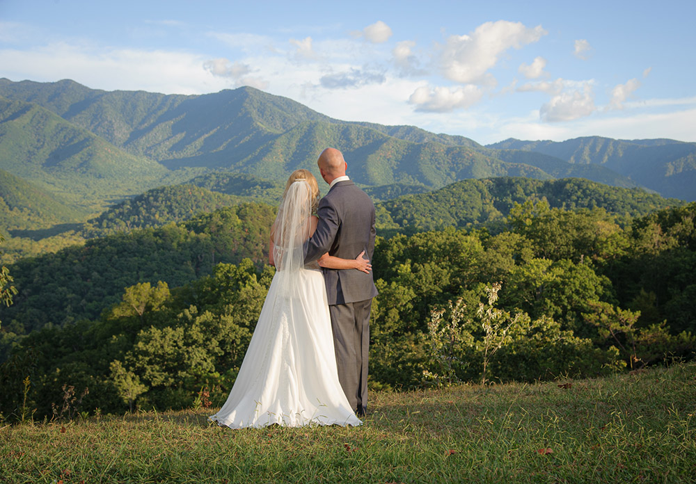 Gatlinburg overlook wedding in the smoky mountains