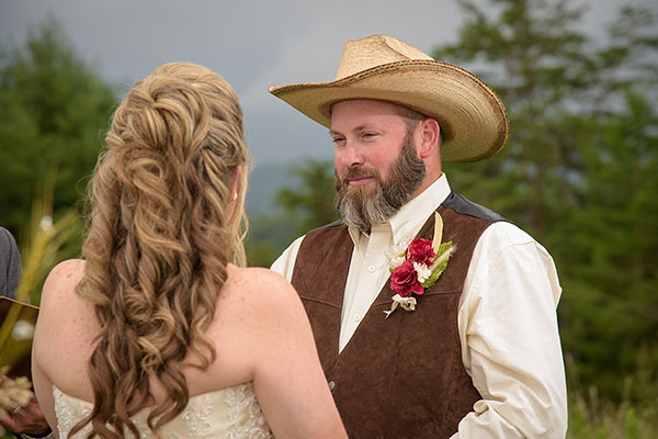 groom with vest and hat in Gatlinburg, Tennessee