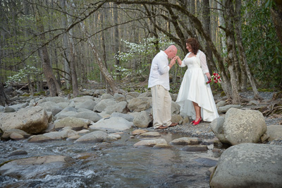 Gatlinburg waterfall weddings