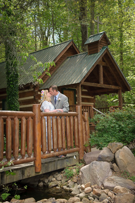 Simple Pigeon Forge elopement