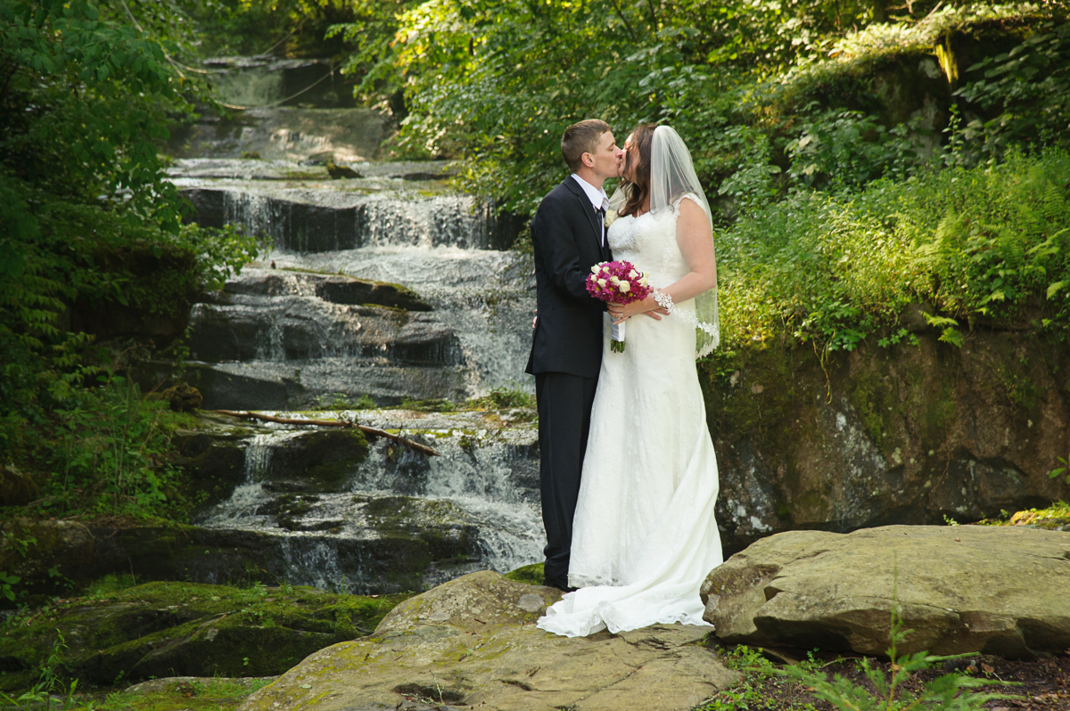 Gatlinburg, Tennessee waterfall wedding packages