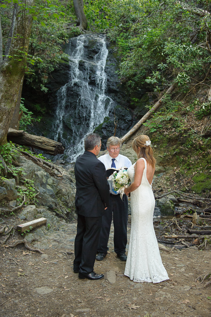 smoky mountain waterfall wedding near Gatlinburg, tn